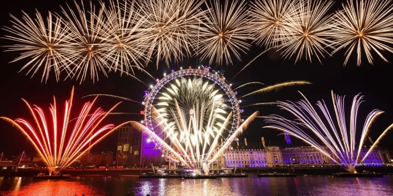 Fuegos artificiales año nuevo Londres